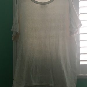 White short  sleeve shirt